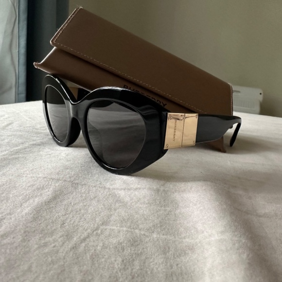 BURBERRY Sophia Dark Grey Cat Eye Ladies Sunglasses Item No. BE4361F 300187 51 - Picture 5 of 5